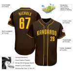 Maillot de baseball marron authentique et personnalisé, couleur or et blanc Maillot de baseball marron authentique et personnalisé, couleur or et blanc